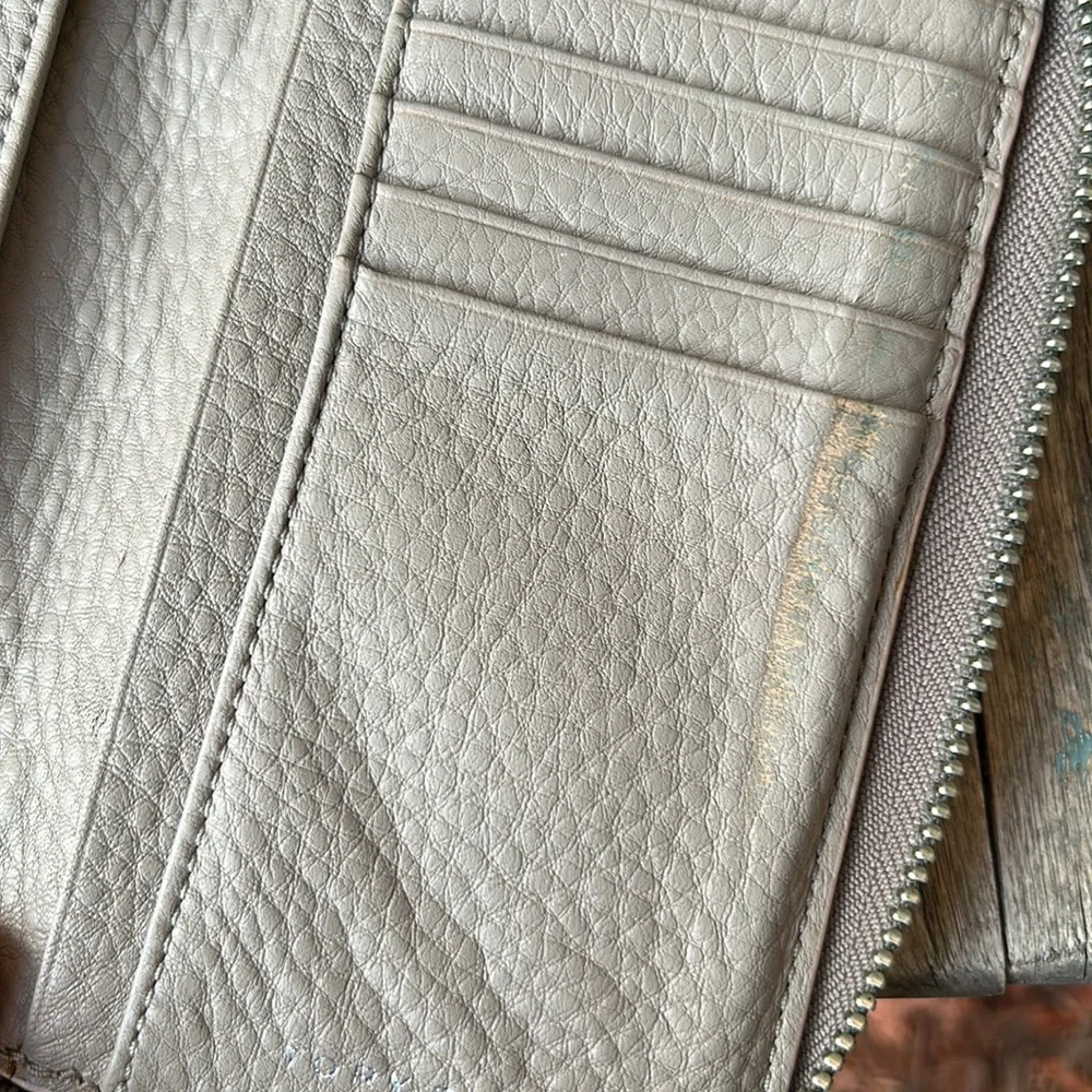 TORY BURCH Zip Wallet in Textured Leather (Light Oak) w/Double Logo~pls read!